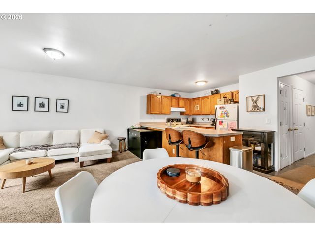 -1 OAKDALE Ave, Springfield, OR 97477