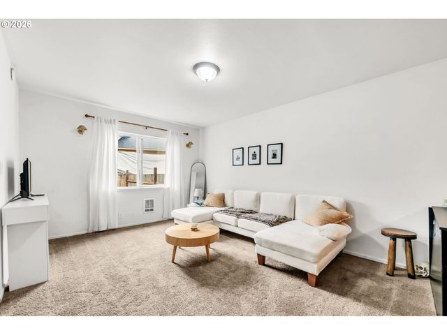 -1 OAKDALE Ave, Springfield, OR 97477