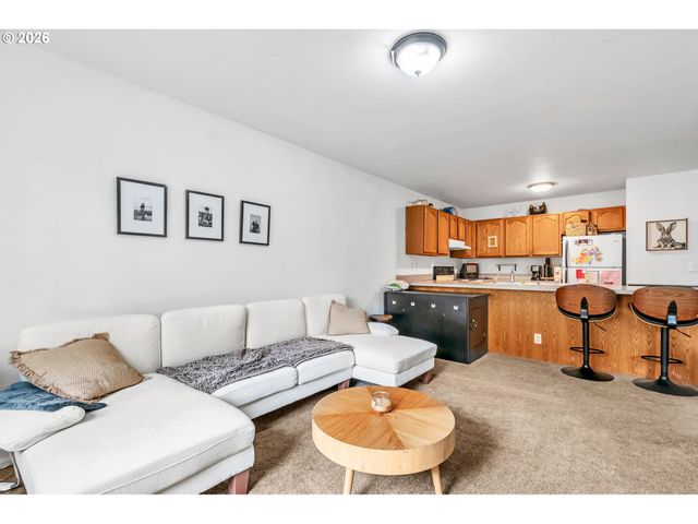 -1 OAKDALE Ave, Springfield, OR 97477