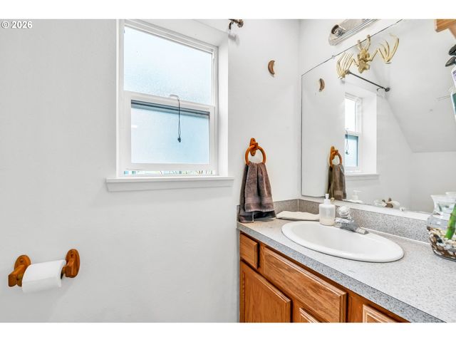 -1 OAKDALE Ave, Springfield, OR 97477