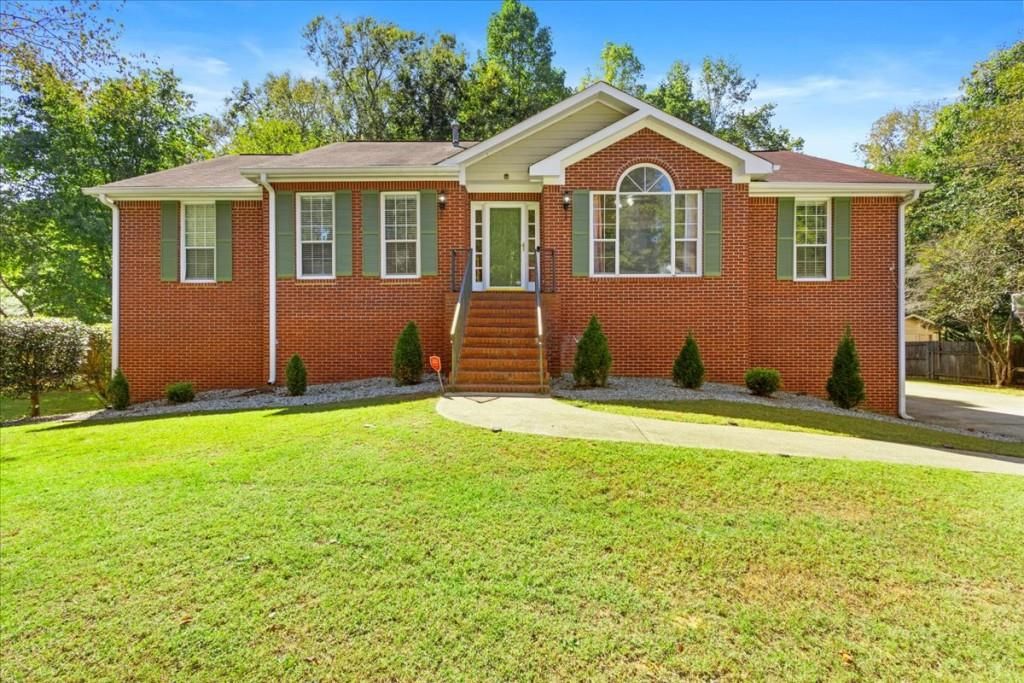 2071 Oakcreek Drive, Lithia Springs, GA 30122