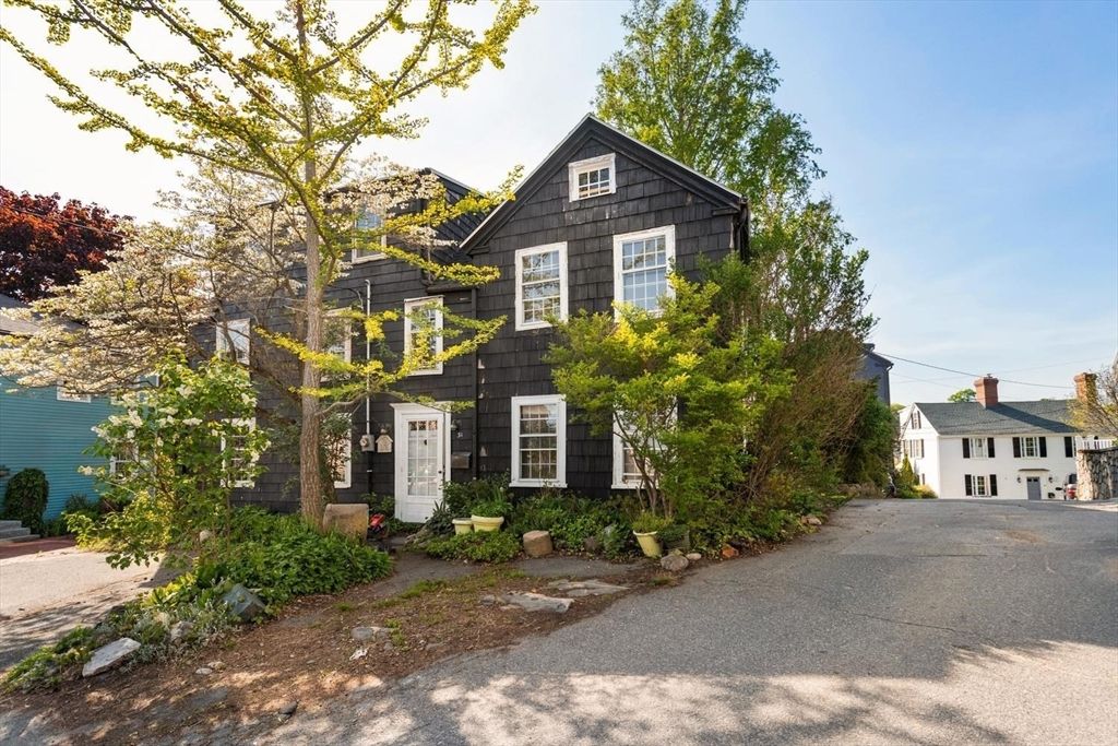 29 & 31 Circle Street, Marblehead, MA 01945