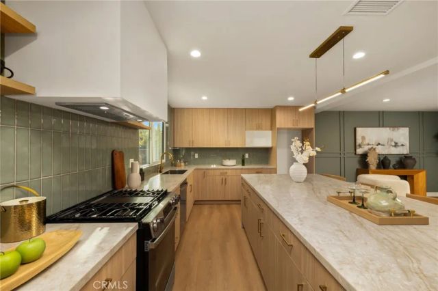 5232 La Luna, La Palma, CA 90623