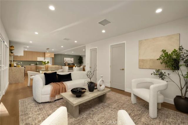 5232 La Luna, La Palma, CA 90623