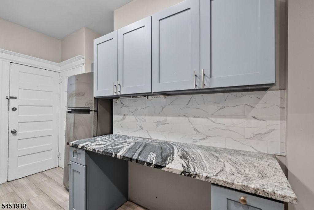 285 Amherst St, East Orange City, NJ 07018 — photo 4
