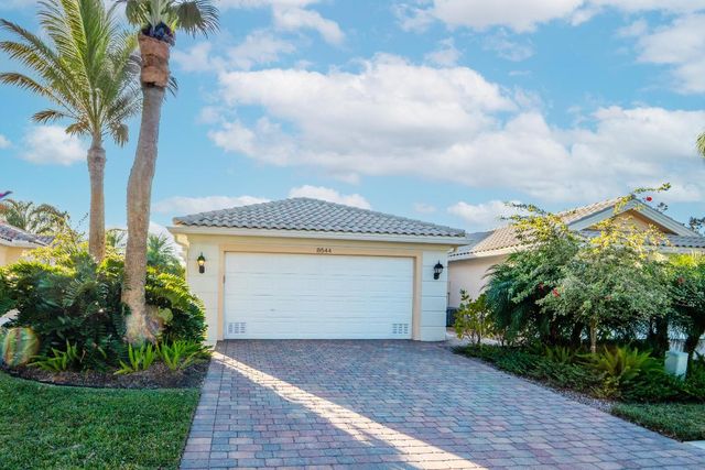 8544 SE Retreat Drive, Hobe Sound, FL 33455
