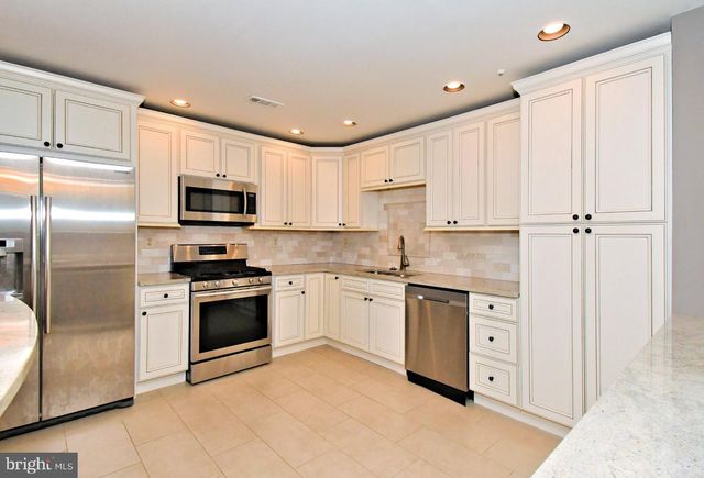 6 KANON CT, Newtown, PA 18940
