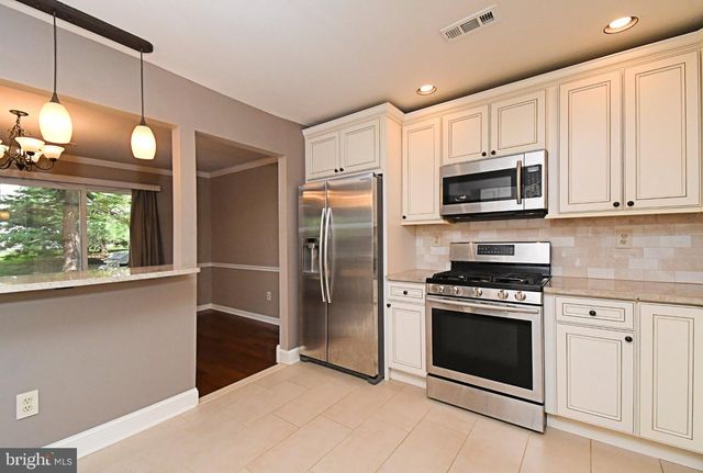 6 KANON CT, Newtown, PA 18940