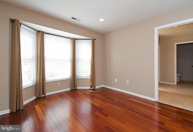 6 KANON CT, Newtown, PA 18940