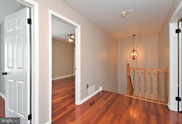 6 KANON CT, Newtown, PA 18940