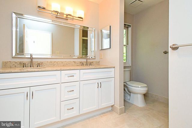 6 KANON CT, Newtown, PA 18940