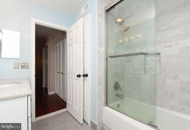 6 KANON CT, Newtown, PA 18940