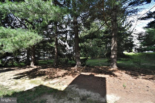 6 KANON CT, Newtown, PA 18940