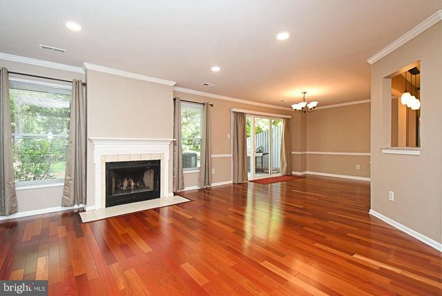 6 KANON CT, Newtown, PA 18940