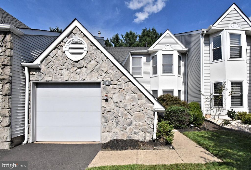 6 KANON CT, Newtown, PA 18940
