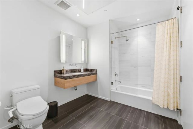 1030 N Kings Road 405, West Hollywood, CA 90069