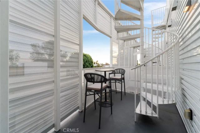 1030 N Kings Road 405, West Hollywood, CA 90069