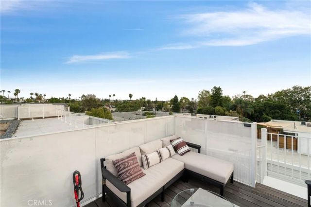 1030 N Kings Road 405, West Hollywood, CA 90069
