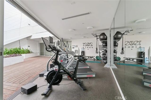 1030 N Kings Road 405, West Hollywood, CA 90069