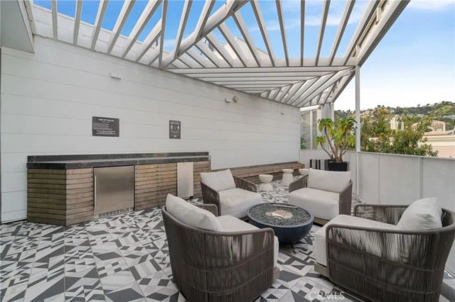 1030 N Kings Road 405, West Hollywood, CA 90069