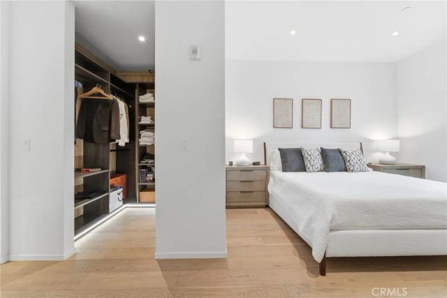 1030 N Kings Road 405, West Hollywood, CA 90069