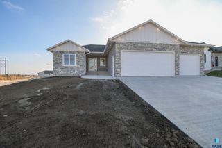 8421 E Spearfish Ct Court, Sioux Falls, SD 57110
