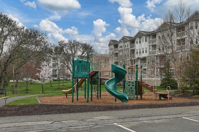 57 Augustus Court 1010, Reading, MA 01867