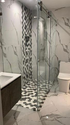 1100 W 35th St, Hialeah, FL 33012