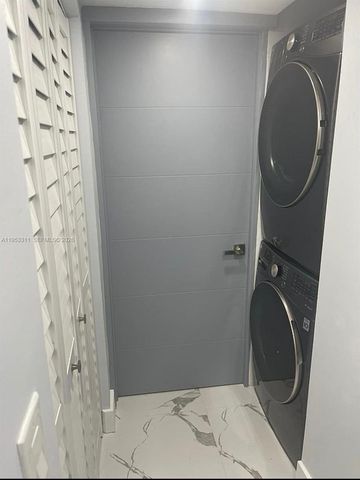 1100 W 35th St, Hialeah, FL 33012