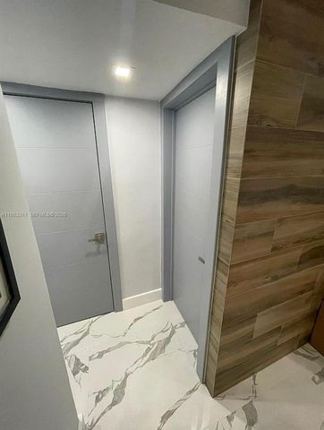 1100 W 35th St, Hialeah, FL 33012