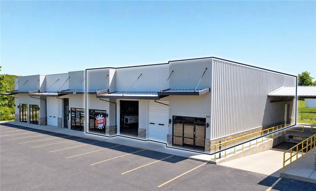 2605 Storage Parkway 4, Rogers, AR 72756