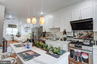2611 S MARSHALL ST, Philadelphia, PA 19148