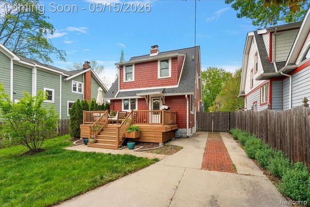 516 Woodcrest Drive, Royal Oak, MI 48067