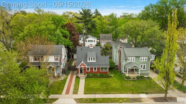516 Woodcrest Drive, Royal Oak, MI 48067
