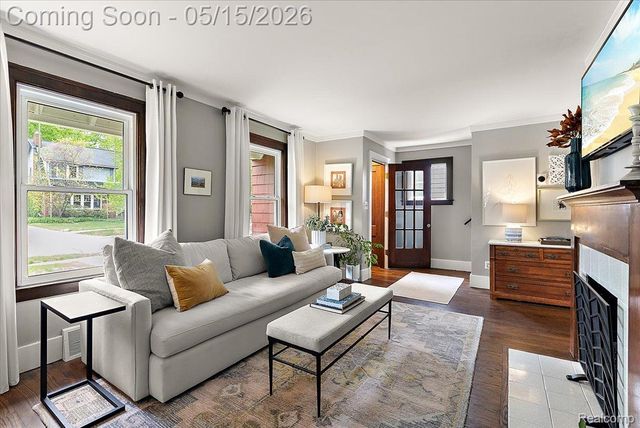 516 Woodcrest Drive, Royal Oak, MI 48067
