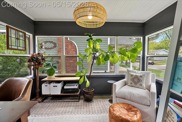 516 Woodcrest Drive, Royal Oak, MI 48067