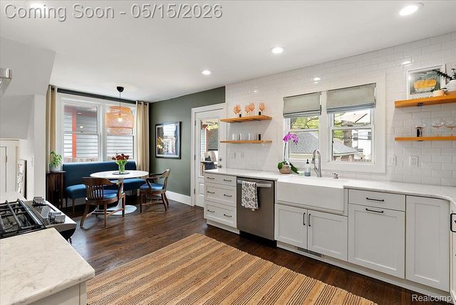 516 Woodcrest Drive, Royal Oak, MI 48067