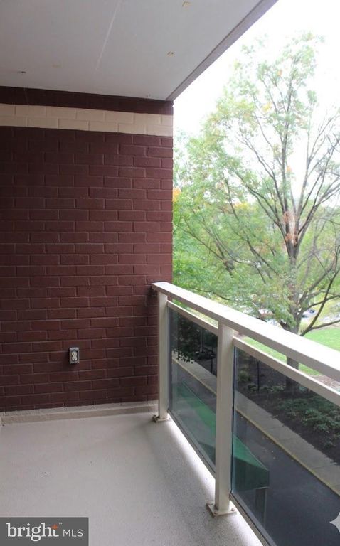 Image 11 of property listing at 7333 NEW HAMPSHIRE AVE #420W, Takoma Park, MD 20912