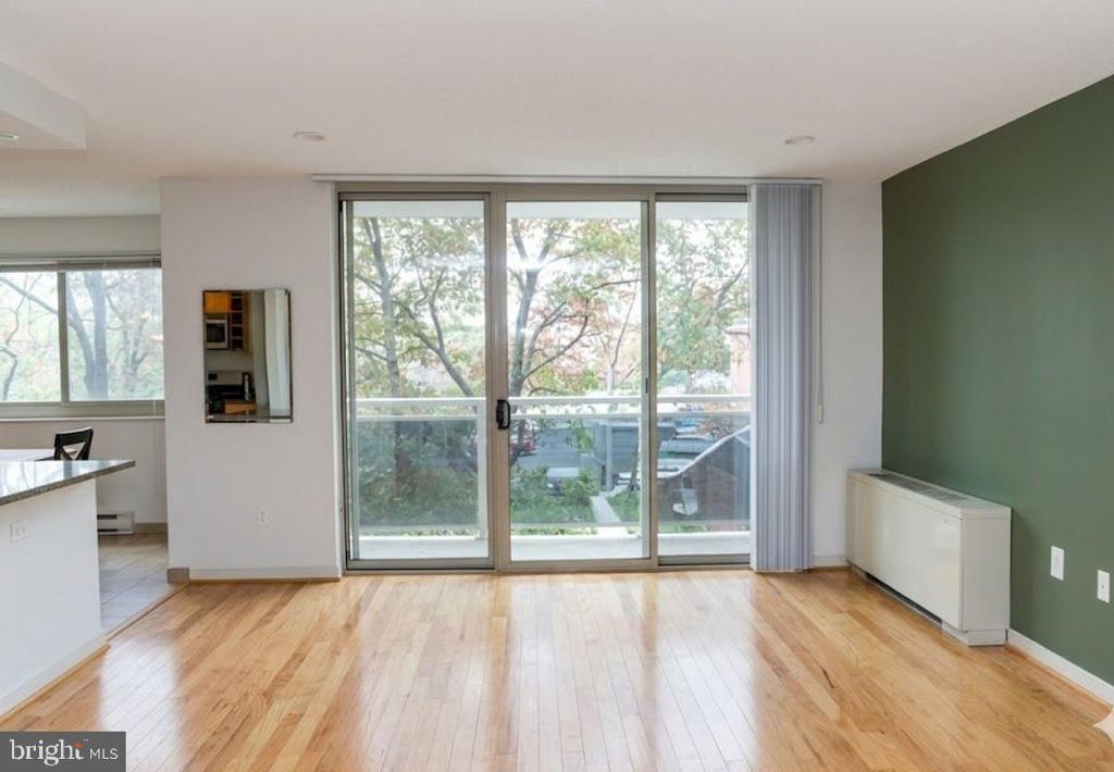 Image 5 of property listing at 7333 NEW HAMPSHIRE AVE #420W, Takoma Park, MD 20912