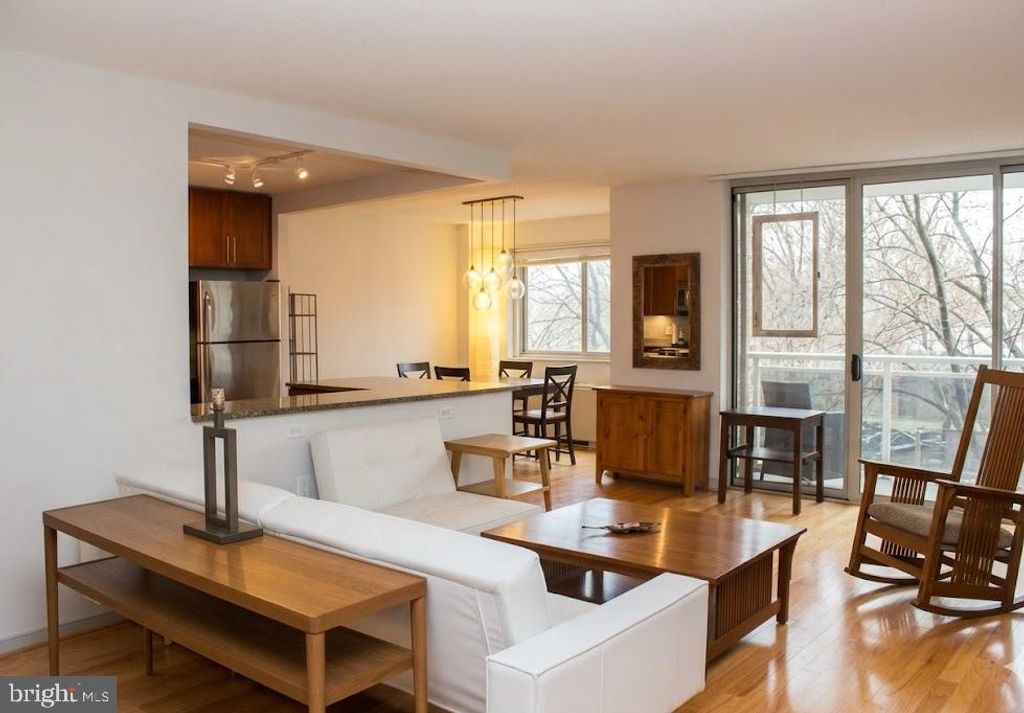 Image 6 of property listing at 7333 NEW HAMPSHIRE AVE #420W, Takoma Park, MD 20912
