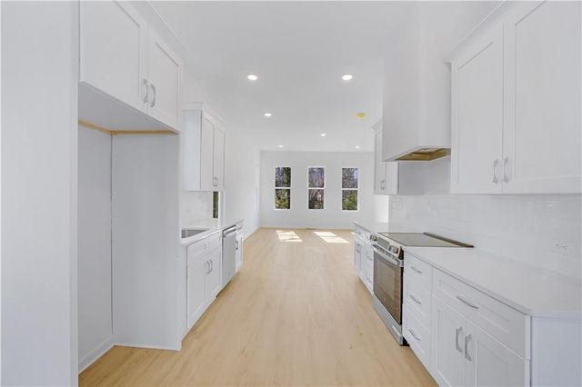 3213 McHenry Avenue, Scottdale, GA 30079