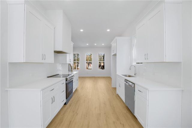 3213 McHenry Avenue, Scottdale, GA 30079