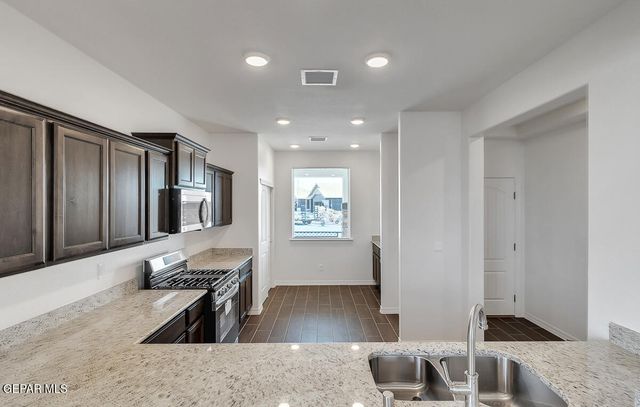 3852 Bubble Place, El Paso, TX 79938