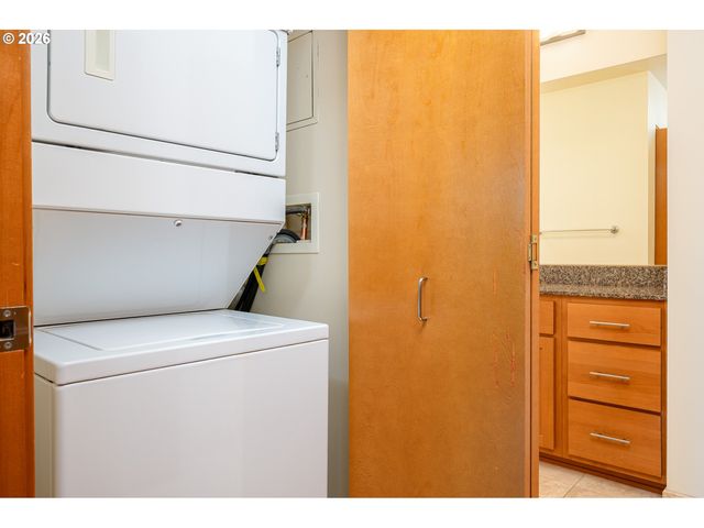 2335 Nw RALEIGH St A317, Portland, OR 97210