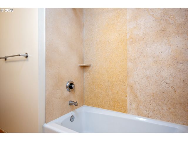 2335 Nw RALEIGH St A317, Portland, OR 97210