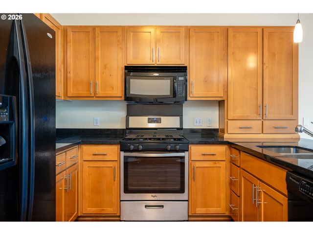 2335 Nw RALEIGH St A317, Portland, OR 97210