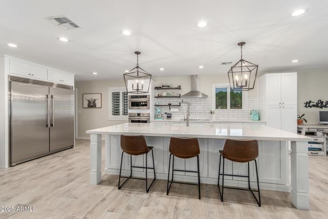 636 E MESQUITE Avenue, Gilbert, AZ 85296