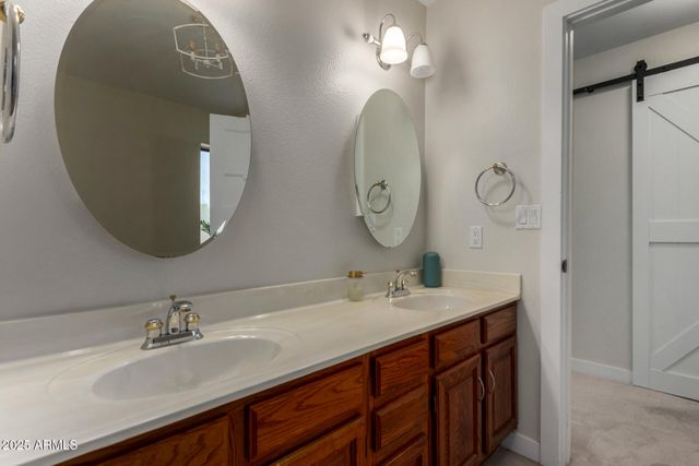 636 E MESQUITE Avenue, Gilbert, AZ 85296