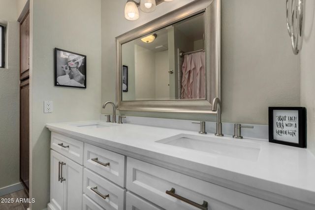 636 E MESQUITE Avenue, Gilbert, AZ 85296