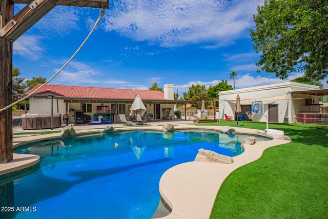 636 E MESQUITE Avenue, Gilbert, AZ 85296